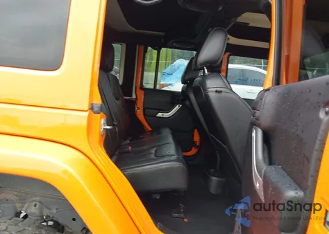 2013 Jeep Wrangler Unlimited Sahara z USA, uszkodzony, nr VIN 1C4HJWEGXDL528075